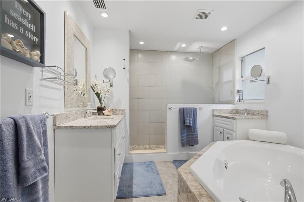 150 Logan Blvd N, Naples, FL 34119 Photo