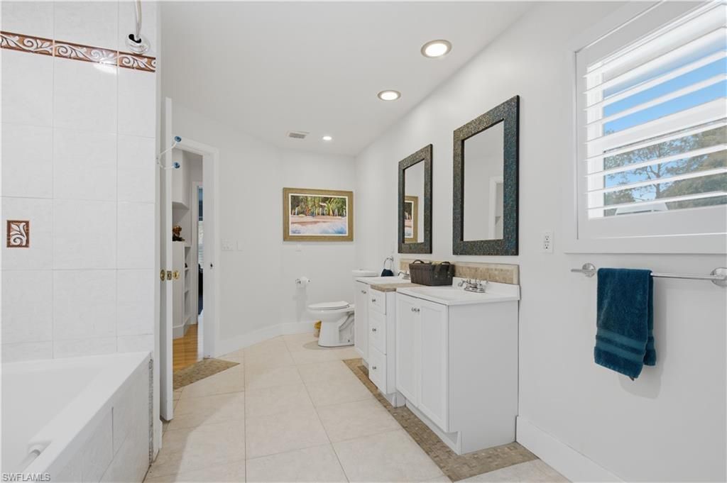 150 Logan Blvd N, Naples, FL 34119 Photo