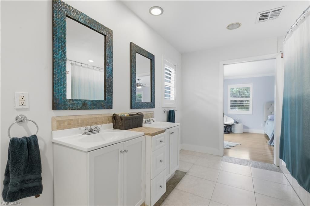150 Logan Blvd N, Naples, FL 34119 Photo