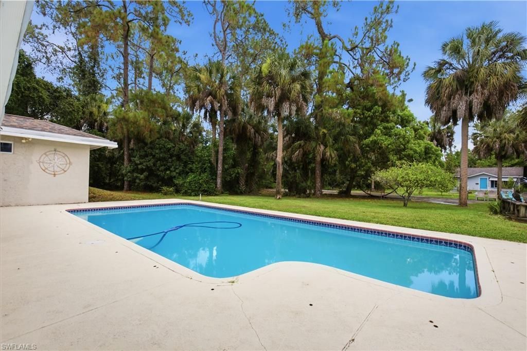 150 Logan Blvd N, Naples, FL 34119 Photo