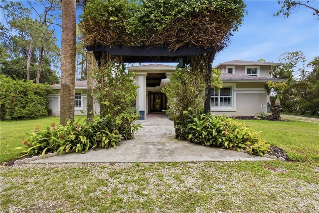 150 Logan Blvd N, Naples, FL 34119 Photo