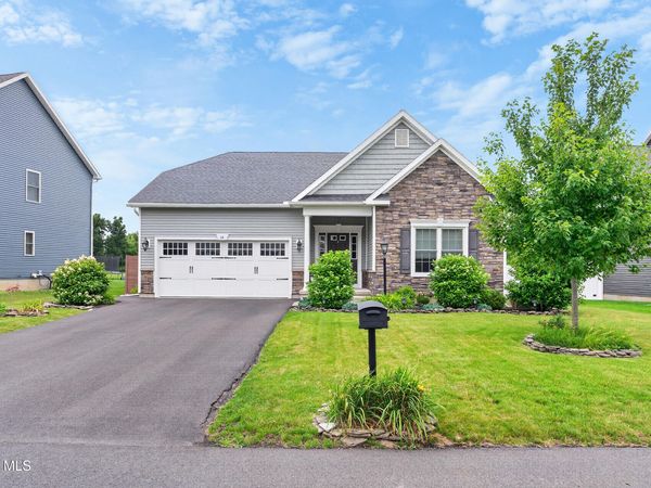 14 Julia Rose Court, Glenmont, NY 12077