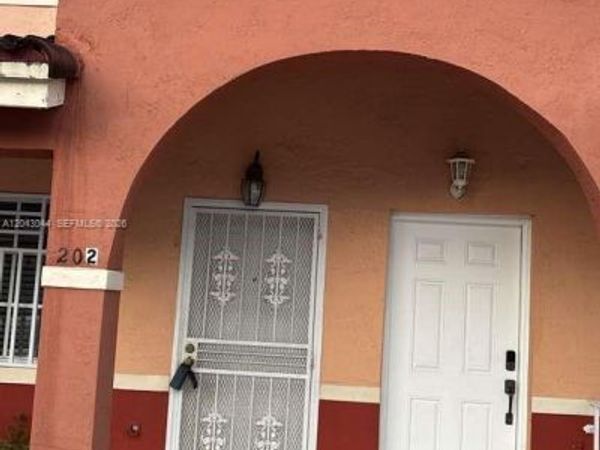 6891 W 36th Ave , Unit 202, Hialeah, FL 33018