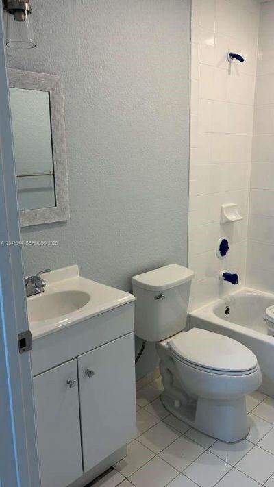 6891 W 36th Ave , Unit 202, Hialeah, FL 33018 Photo