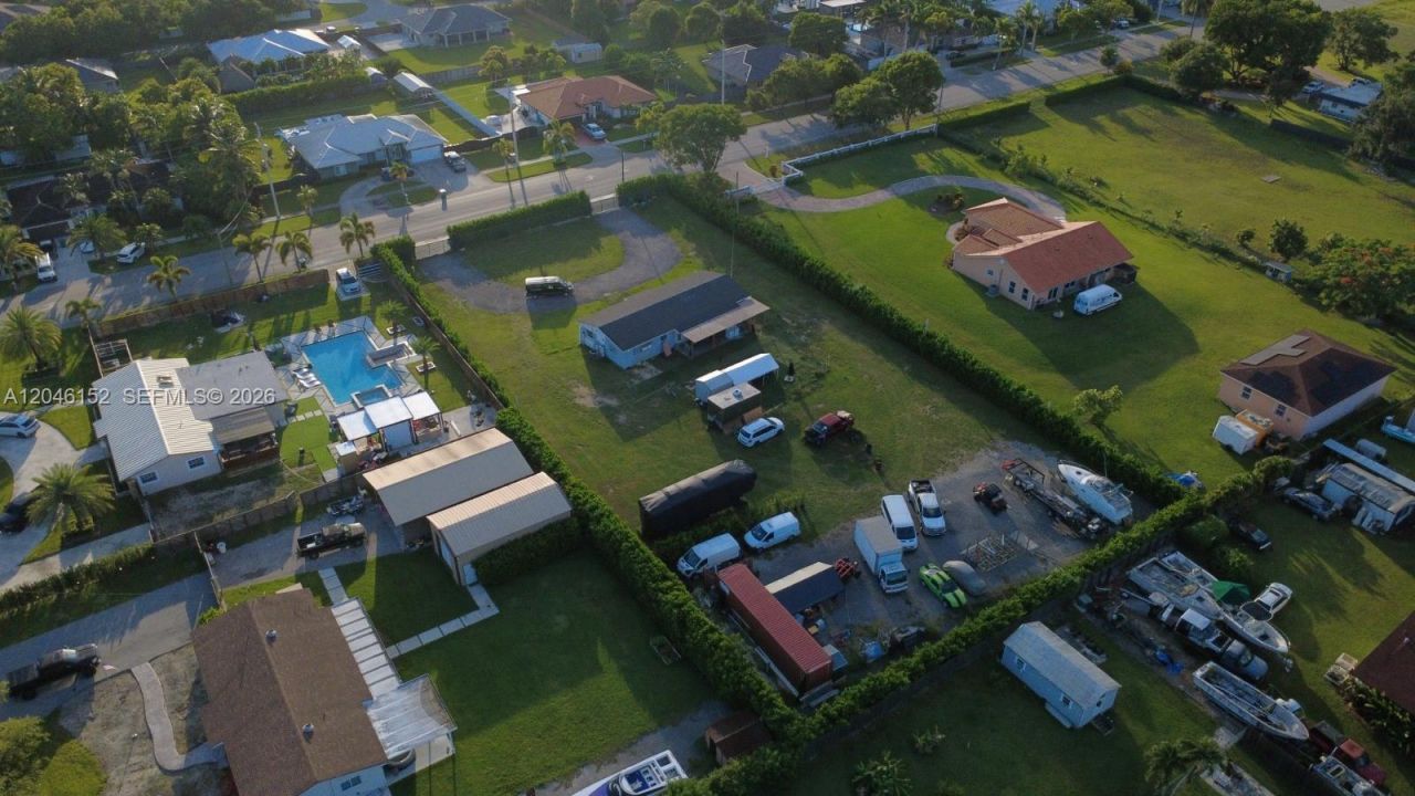 32305 SW 202nd Ave, Homestead, FL 33030 Photo