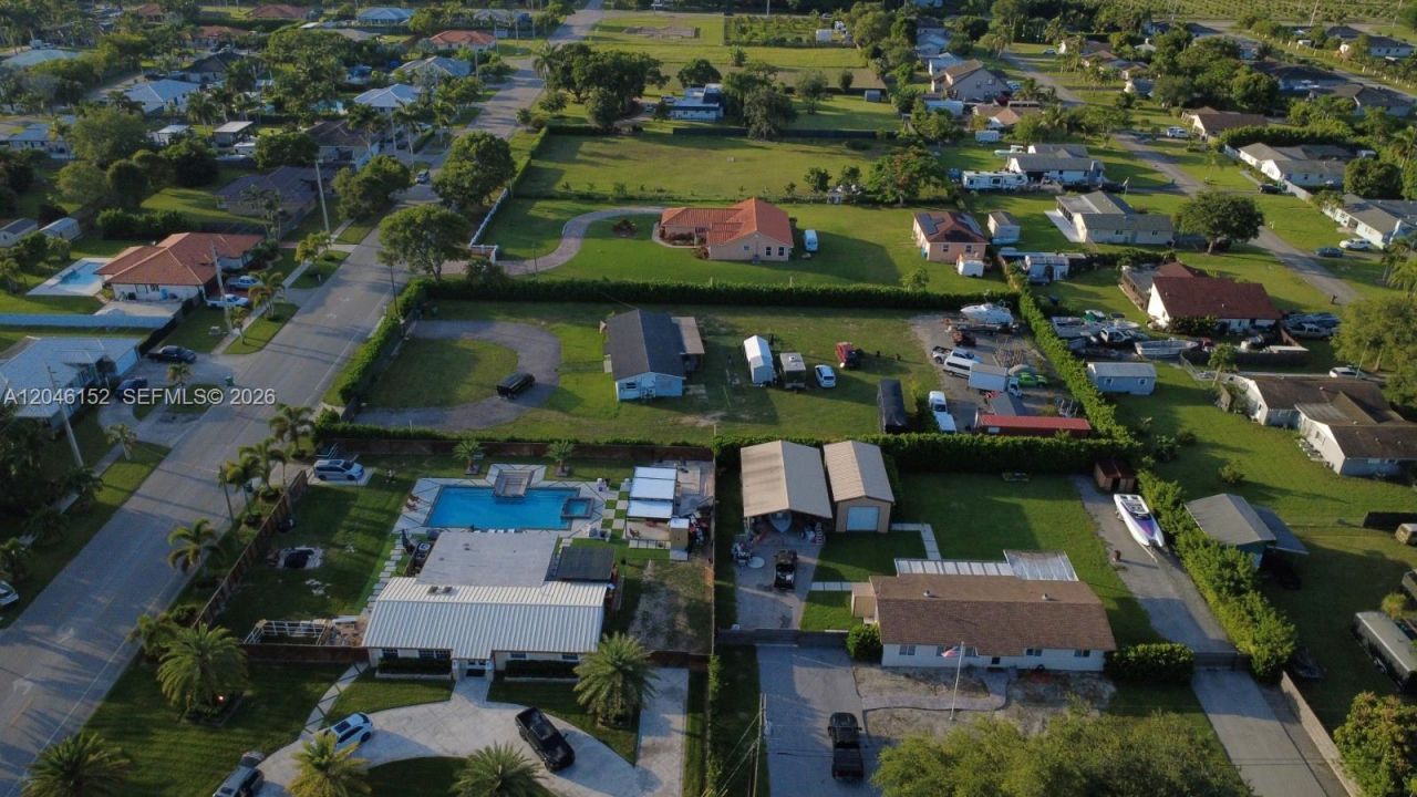 32305 SW 202nd Ave, Homestead, FL 33030 Photo
