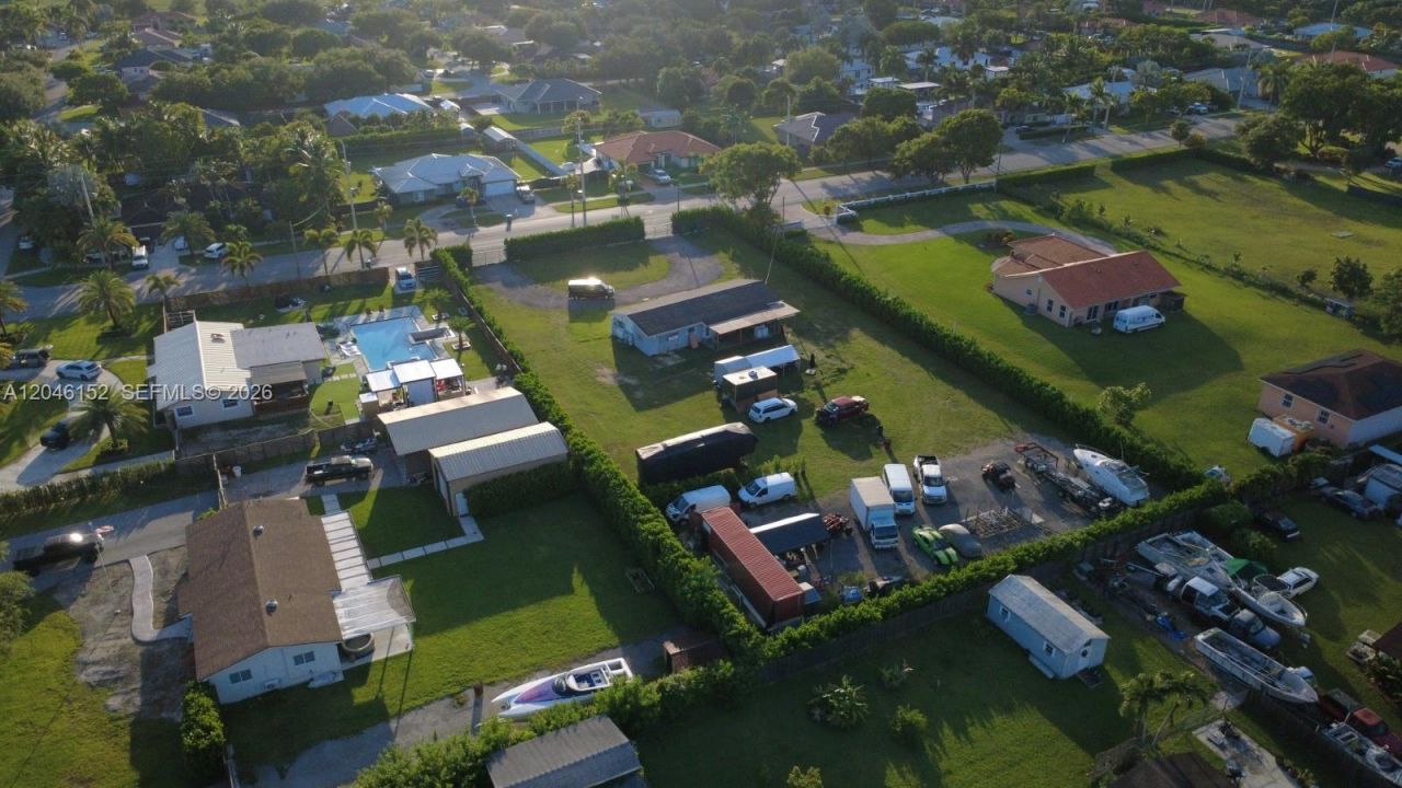 32305 SW 202nd Ave, Homestead, FL 33030 Photo