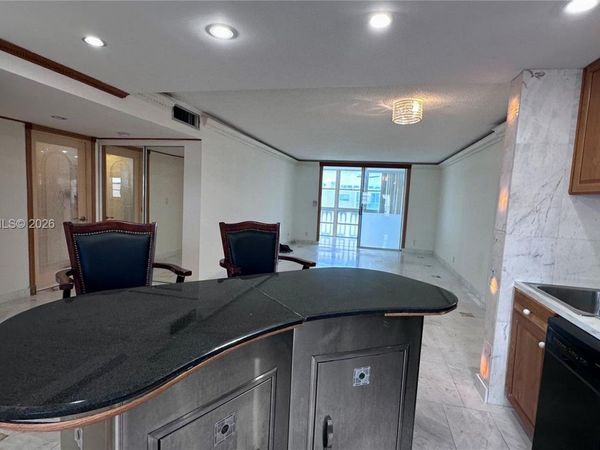 301 NE 14th Ave , Unit 703, Hallandale Beach, FL 33009