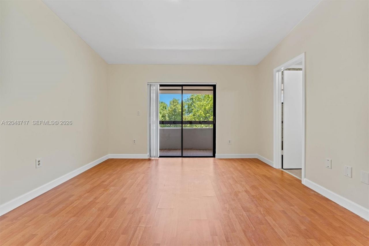 2525 NE 135th St , North Miami, FL 33181 Photo