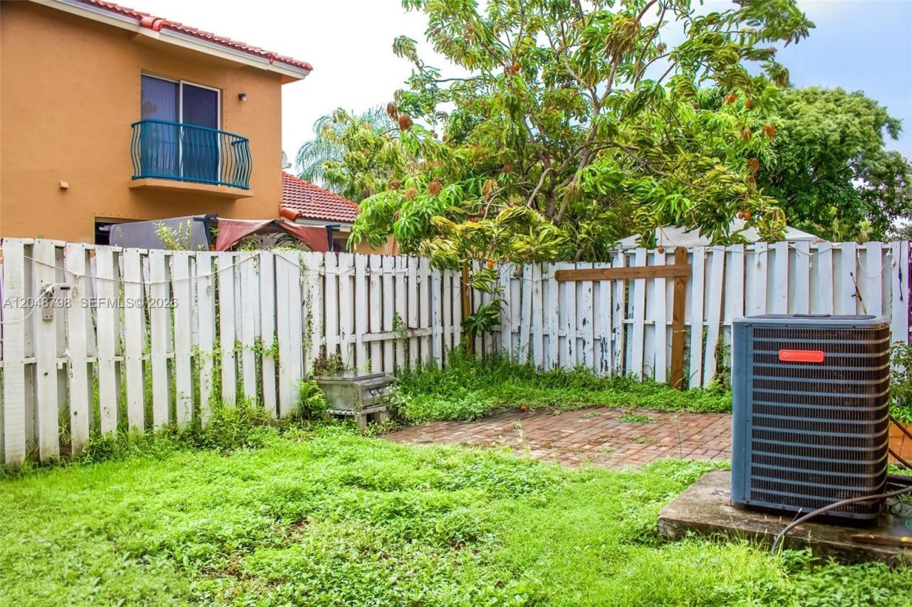 16102 NW 22nd St, Pembroke Pines, FL 33028 Photo