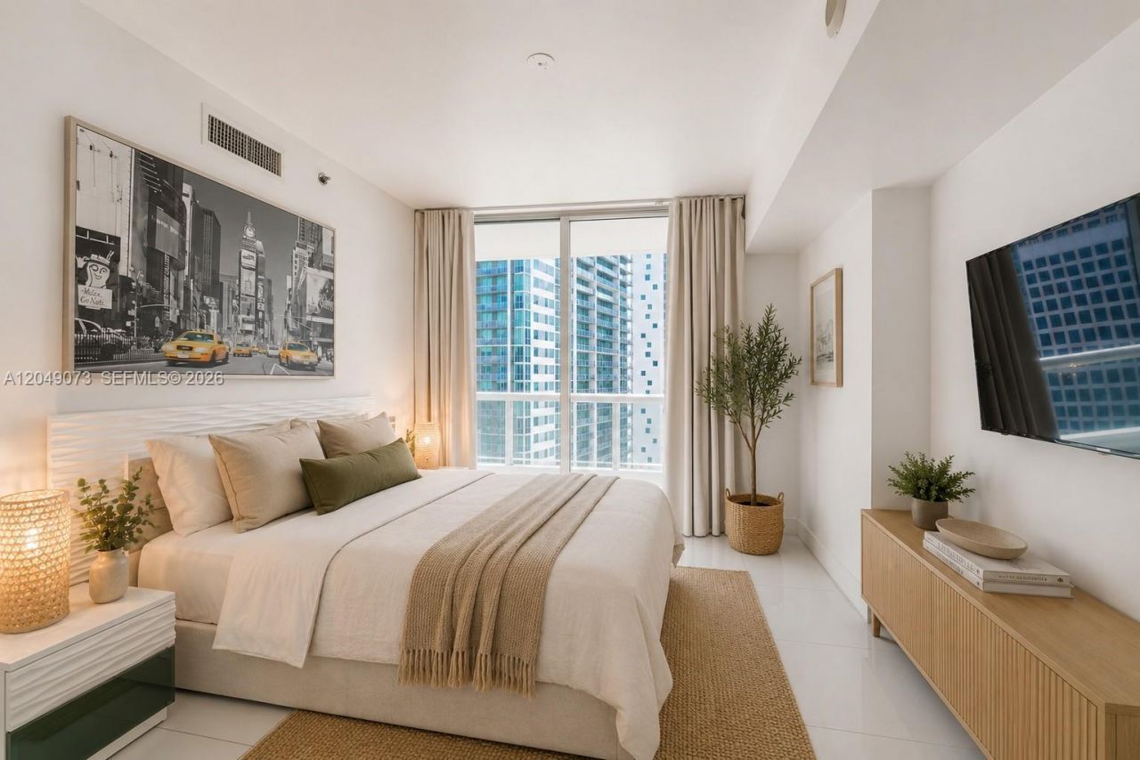 485 Brickell Ave , Unit 2908, Miami, FL 33131 Photo
