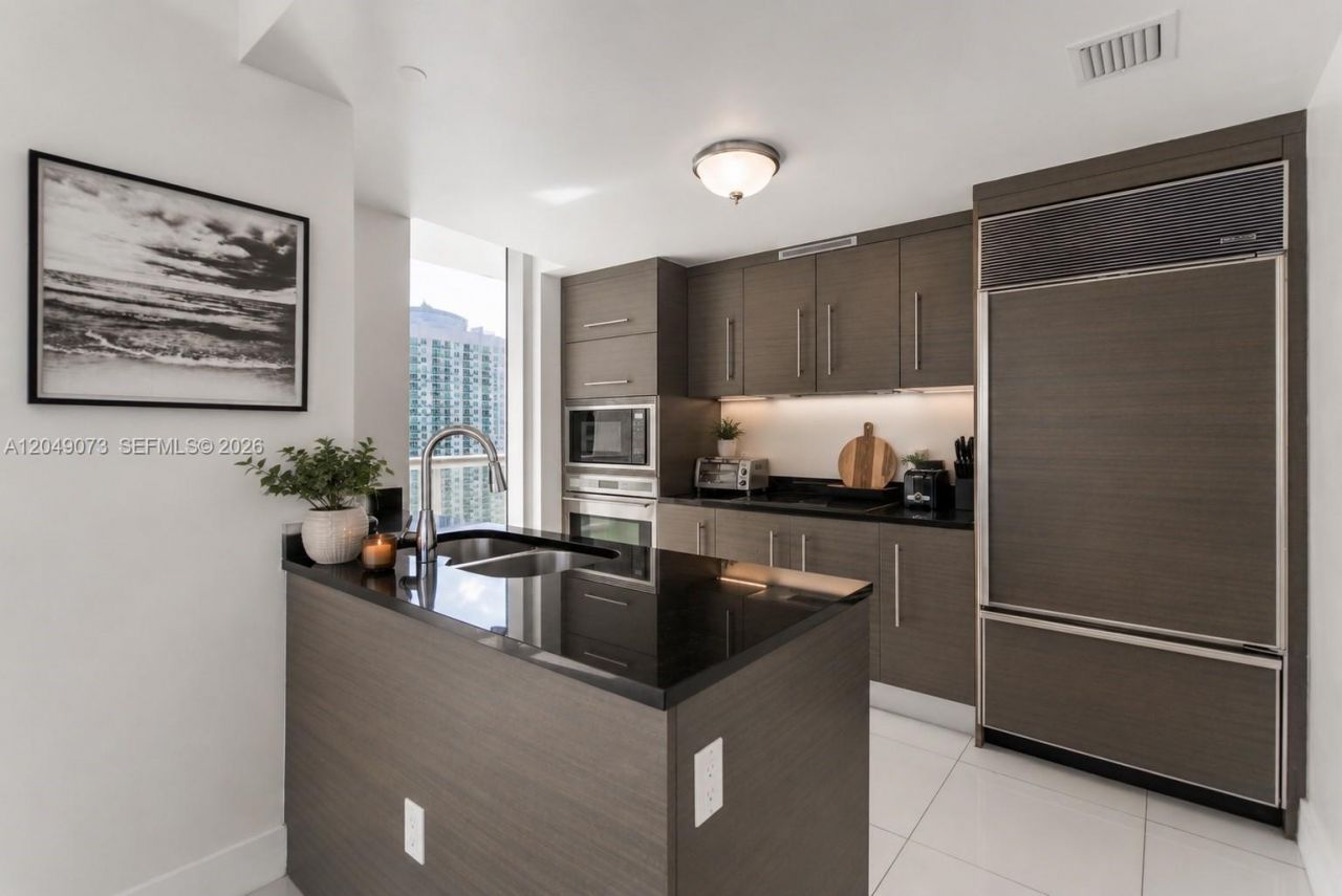 485 Brickell Ave , Unit 2908, Miami, FL 33131 Photo