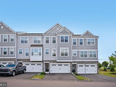 154 LARRABEE WAY, ROYERSFORD, PA 19468