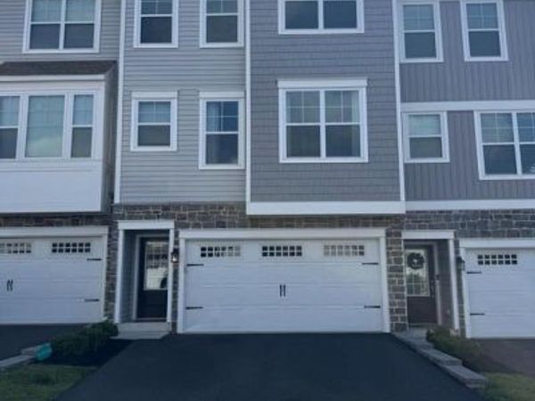 154 LARRABEE WAY , ROYERSFORD, PA 19468