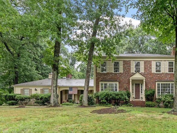 19 Huntingdon Rd., Lynnfield, MA 01940