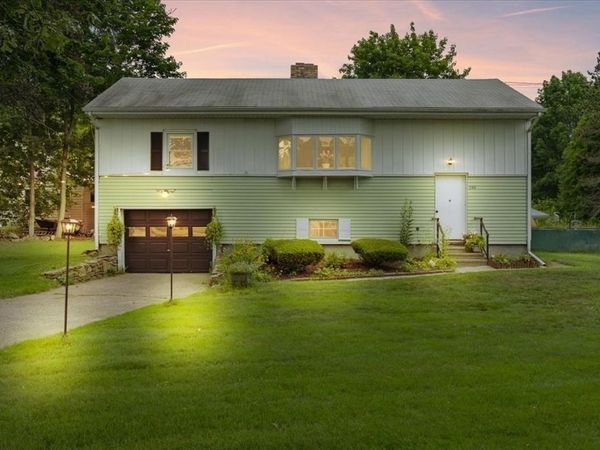 266 W Main St, Dudley, MA 01571