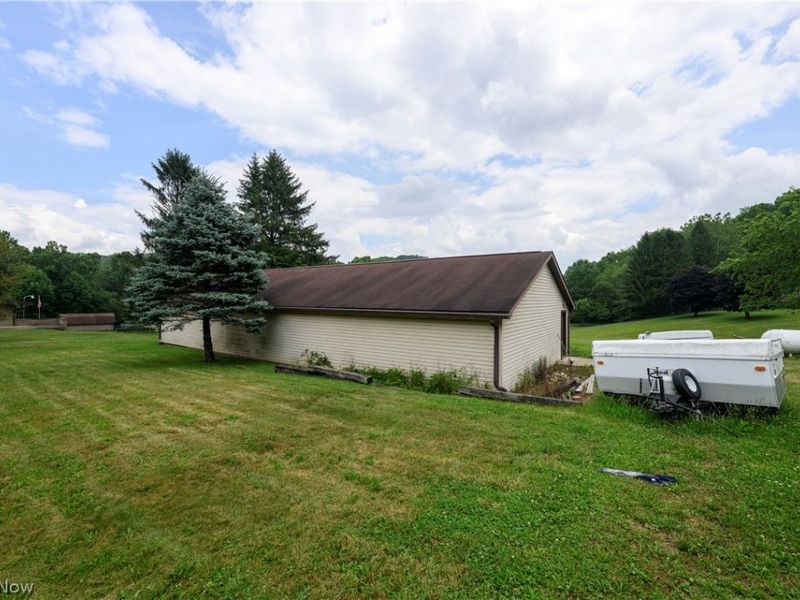 6091 Mills Drive SE, Uhrichsville, OH 44683 Photo 10