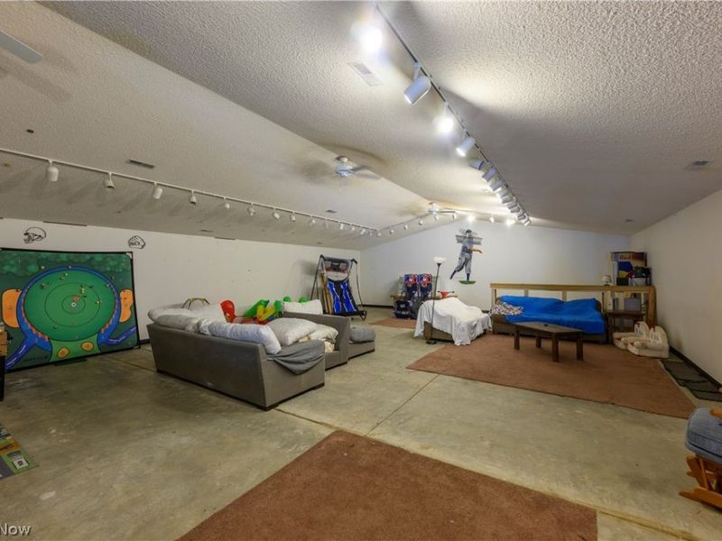 6091 Mills Drive SE, Uhrichsville, OH 44683 Photo 11