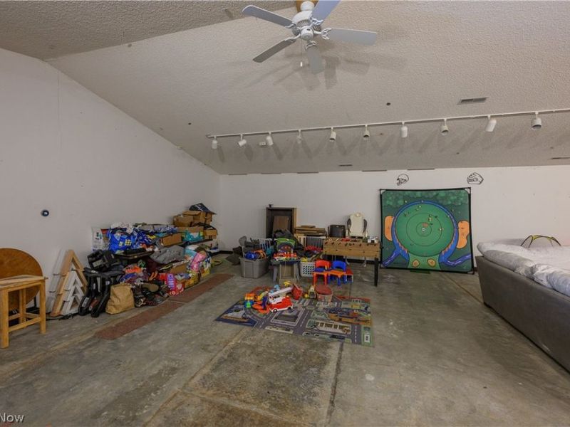 6091 Mills Drive SE, Uhrichsville, OH 44683 Photo 13
