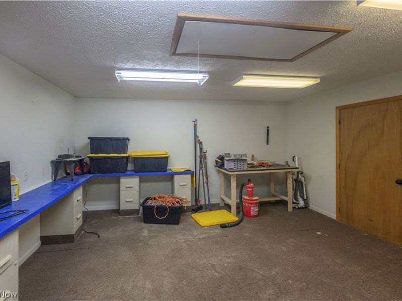 6091 Mills Drive SE, Uhrichsville, OH 44683 Photo 14