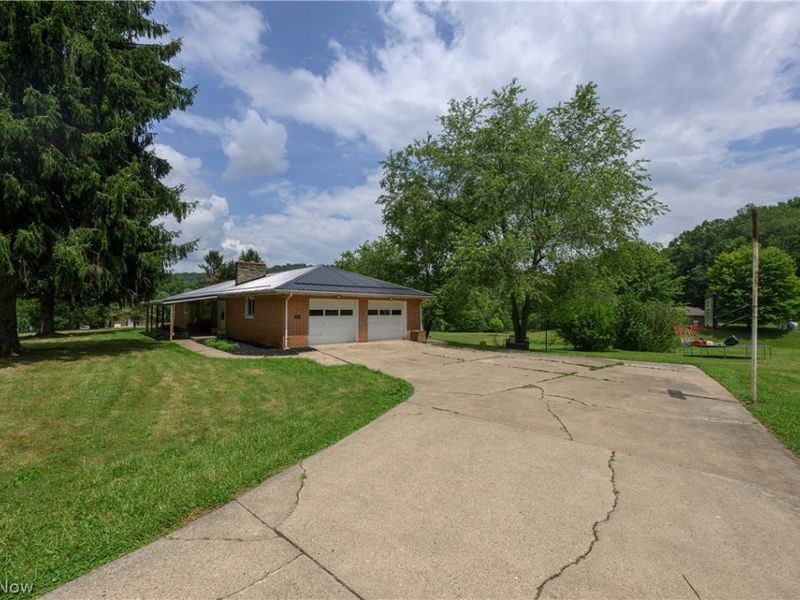 6091 Mills Drive SE, Uhrichsville, OH 44683 Photo 4