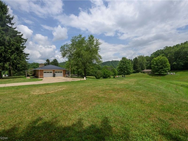 6091 Mills Drive SE, Uhrichsville, OH 44683 Photo 5
