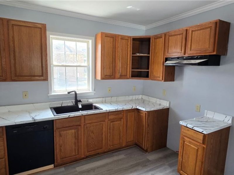 491 N James Street, East Palestine, OH 44413 Photo 5