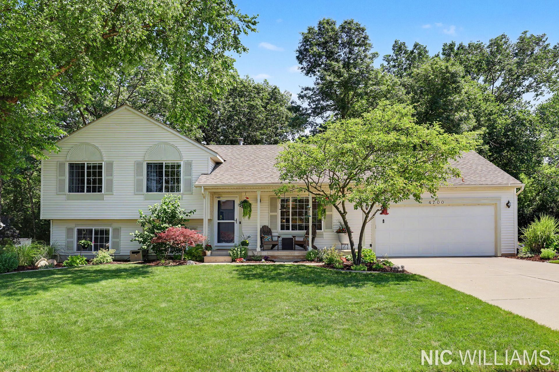 4700 Paramount Drive Ne, Grand Rapids, MI 49525 Main Photo