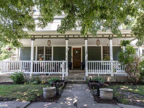707 N 4th Street, Clear Lake, IA 50428