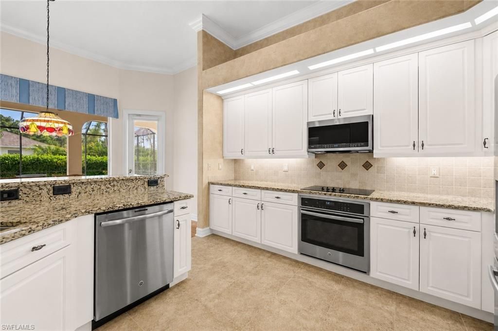 2027 Castle Garden Ln , Naples, FL 34110 Photo