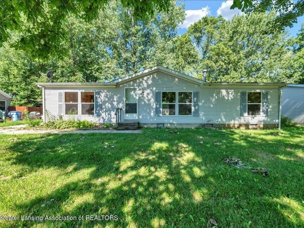 5228 Lark Circle, Lansing, MI 48911