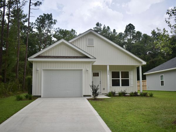 1359 E Chestnut Avenue, Crestview, FL 32539