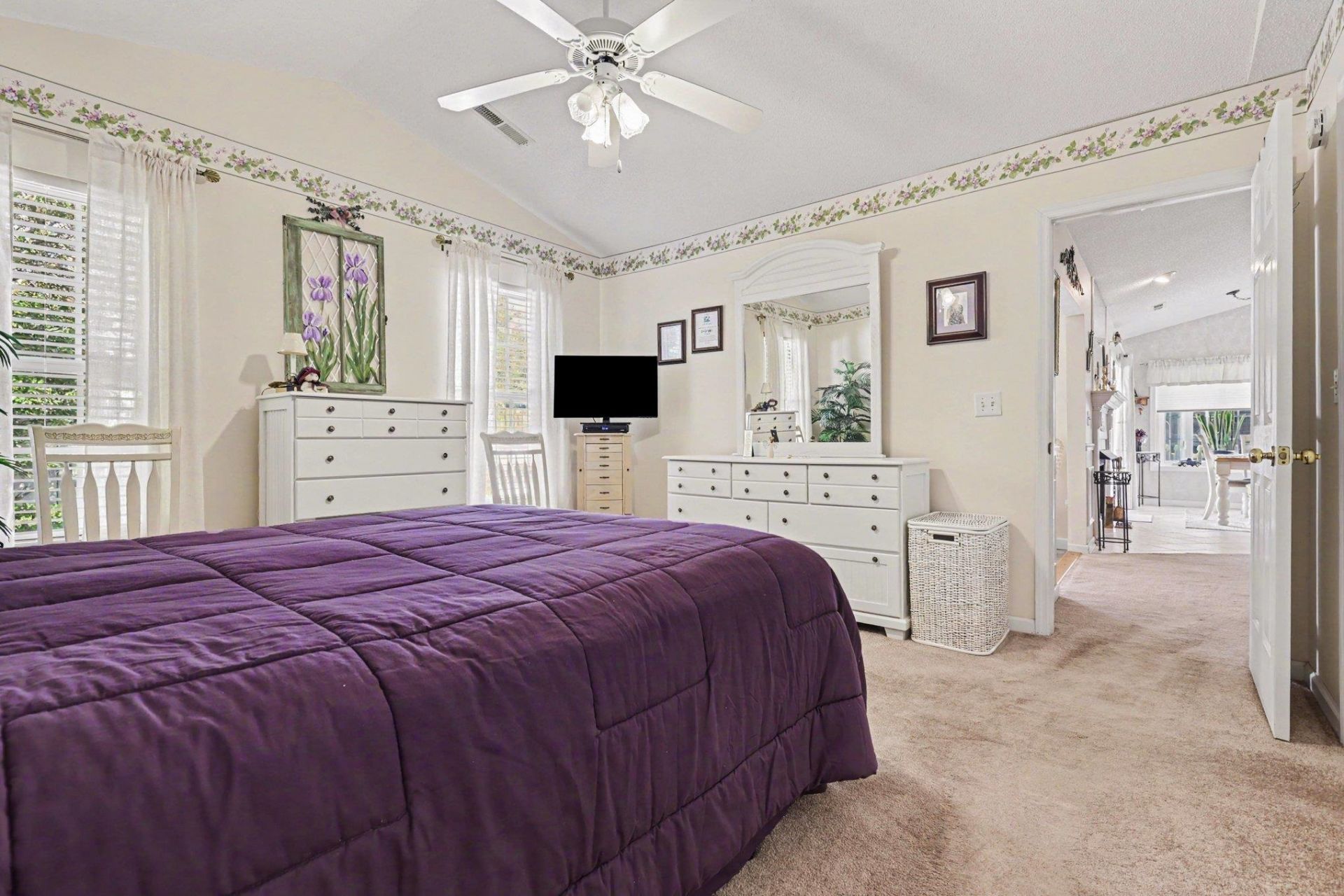 100 Staton Ln.  Photo 6