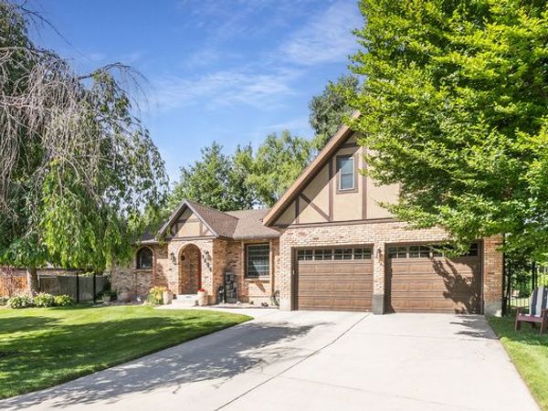 1406 E LOMBARDY CT , Murray, UT 84121