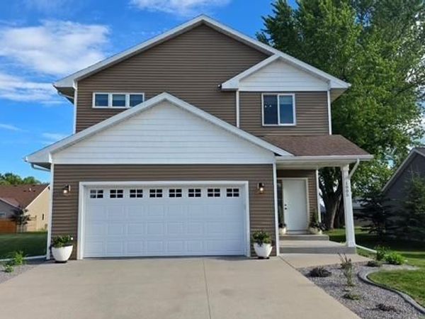 1005 Main Street E, Cleveland, MN 56017