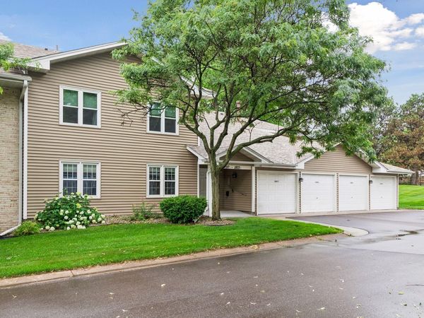 1799 1/2 County Road E E, Unit 30, White Bear Lake, MN 55110