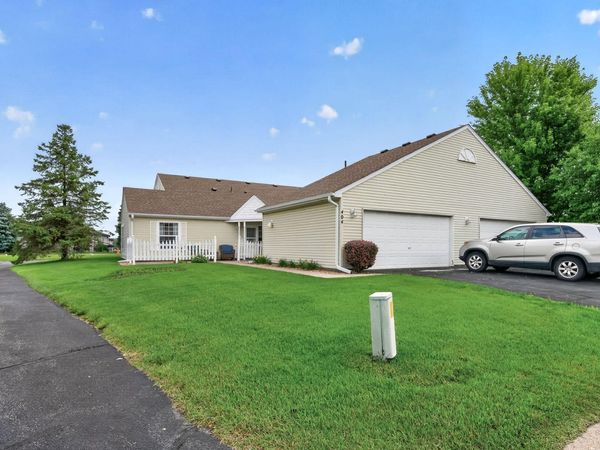404 Sarazin Street , Shakopee, MN 55379