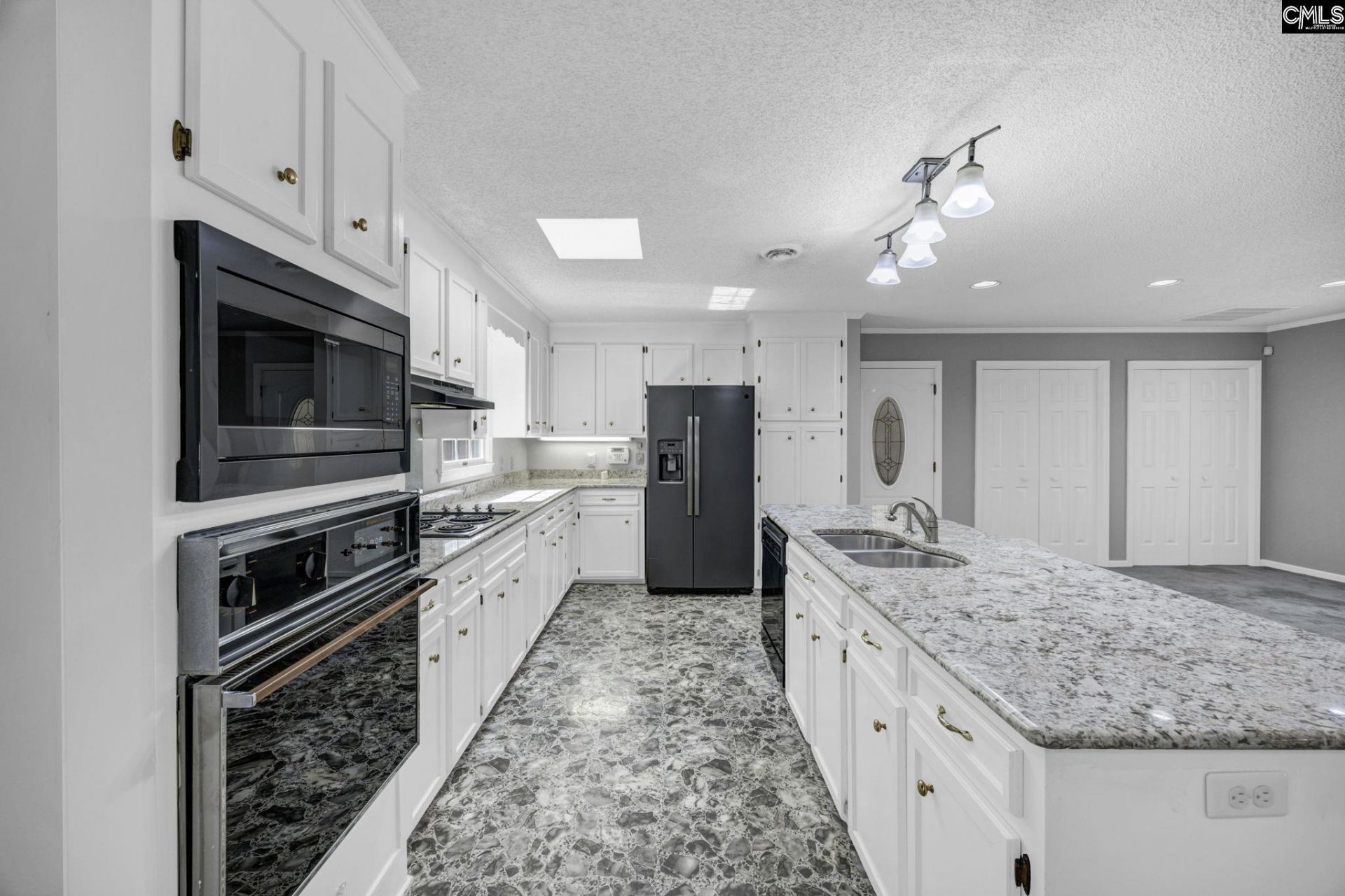 257 Rimrock Road Photo 14