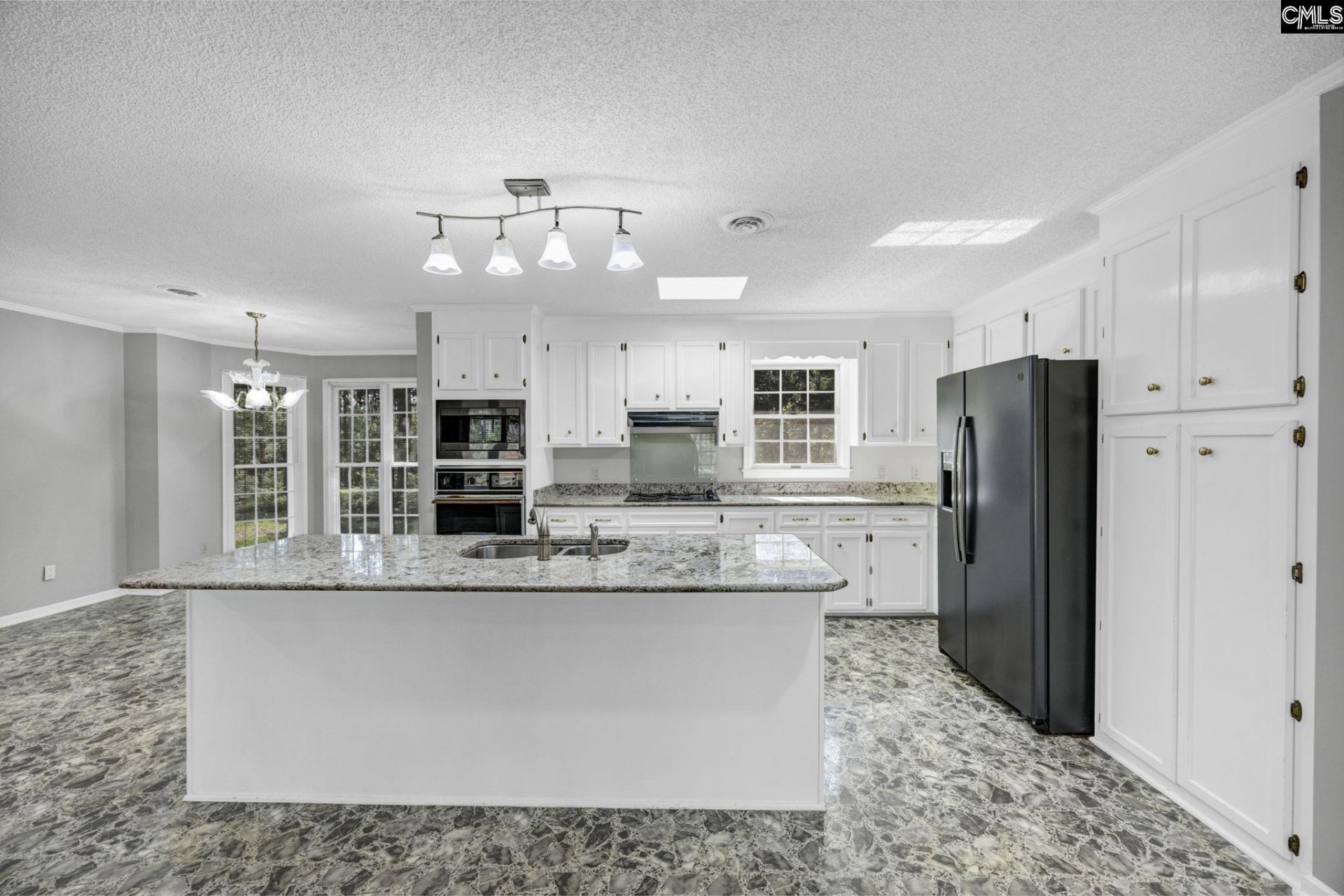 257 Rimrock Road Photo 16