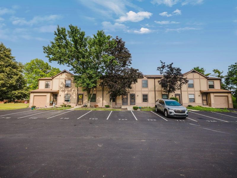 720 Michael View Court, Unit 121, Columbus, OH 43085 Photo 21