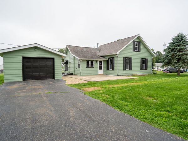 110 N Vine Street , Armington, IL 61721
