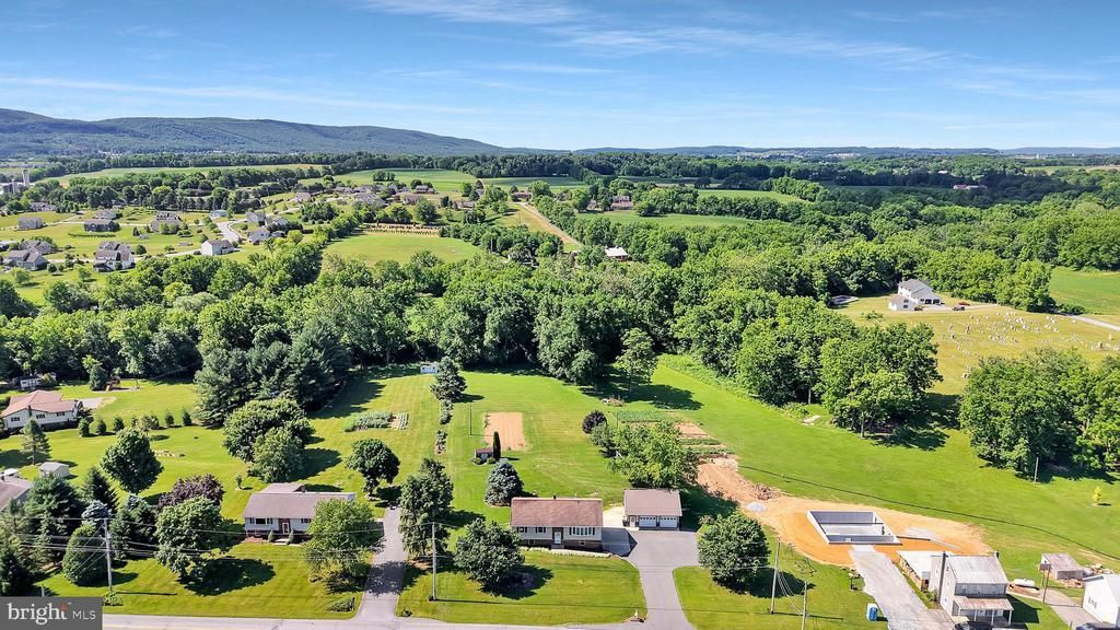 722 CANAL ROAD , WOMELSDORF, PA 19567