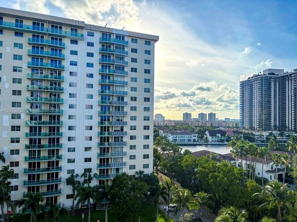 19380 Collins Ave , Unit 827, Sunny Isles Beach, FL 33160
