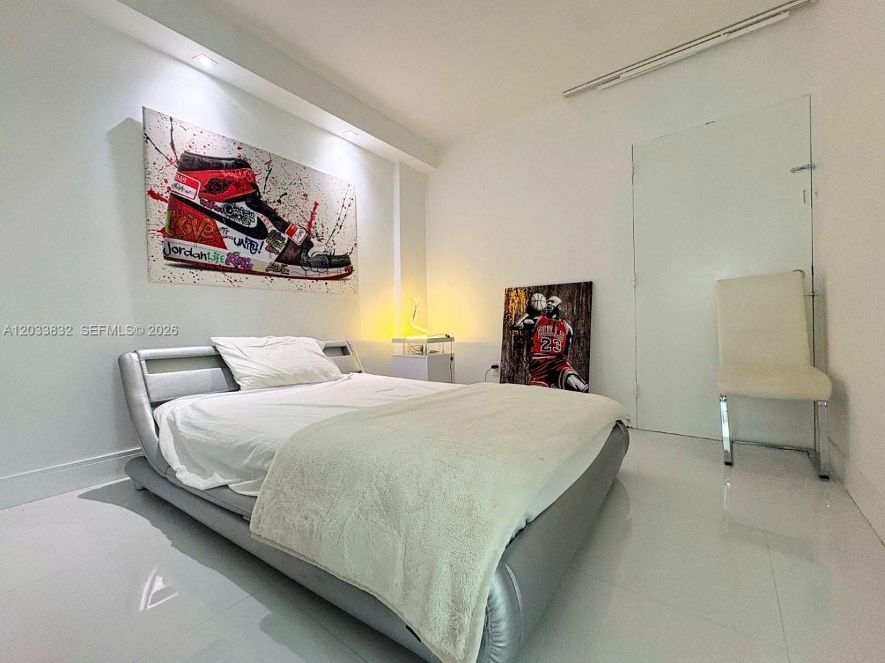 19380 Collins Ave , Unit 827, Sunny Isles Beach, FL 33160 Photo