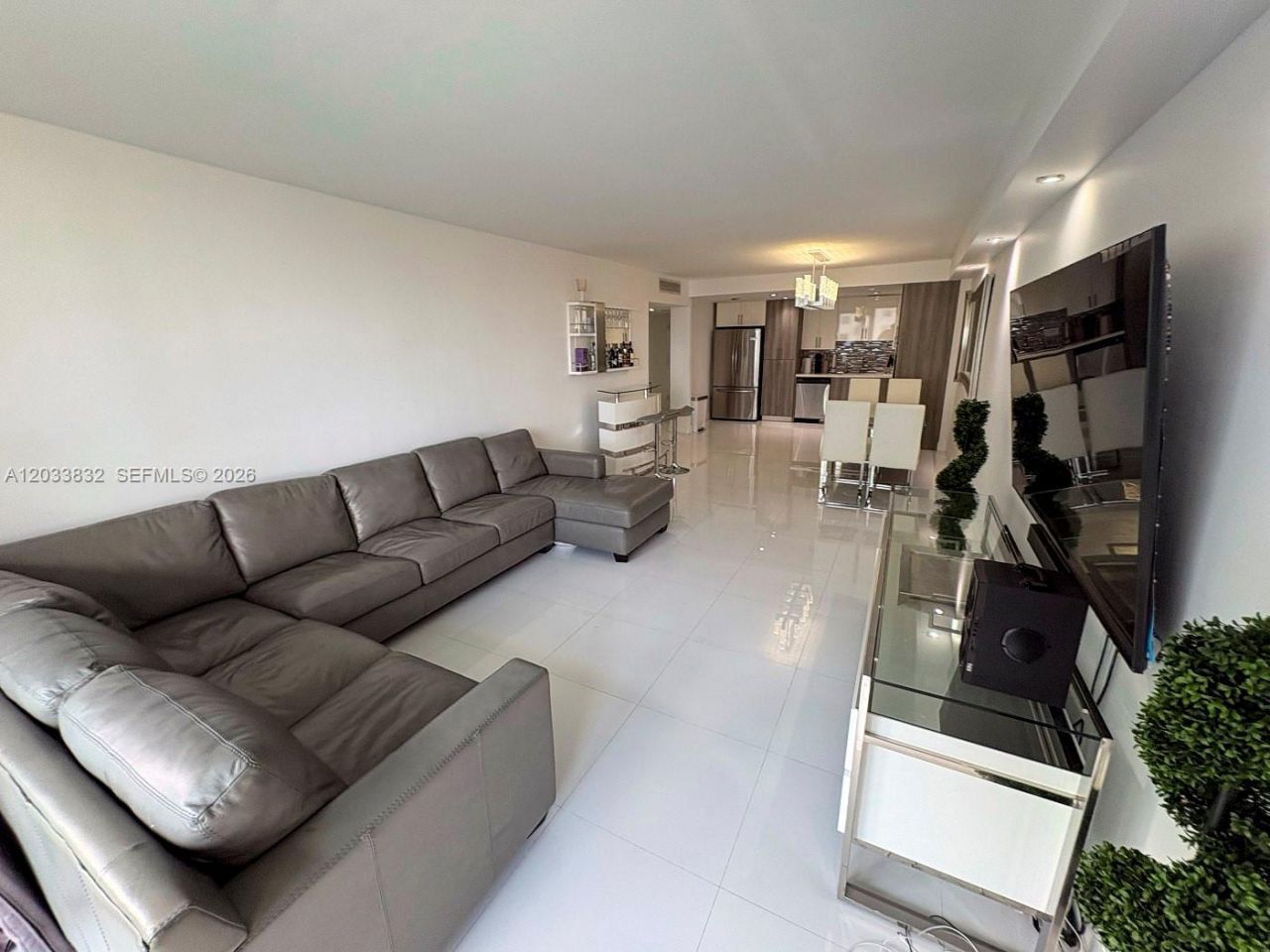 19380 Collins Ave , Unit 827, Sunny Isles Beach, FL 33160 Photo