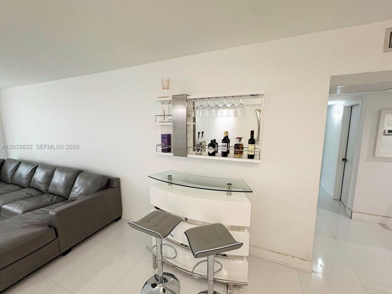 19380 Collins Ave , Unit 827, Sunny Isles Beach, FL 33160 Photo