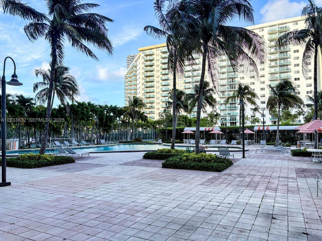19380 Collins Ave , Unit 827, Sunny Isles Beach, FL 33160 Photo