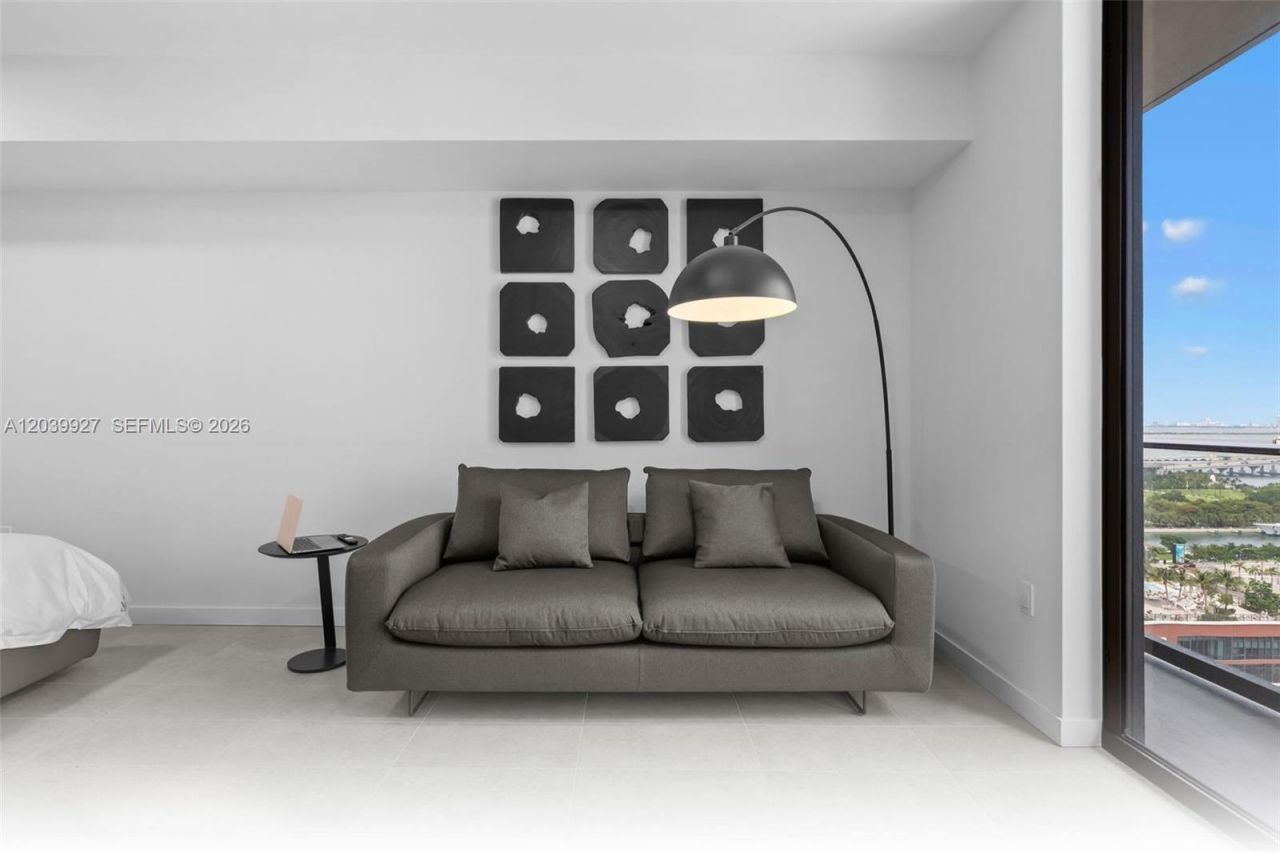 121 NE 5th St , Unit 3200, Miami, FL 33132 Photo