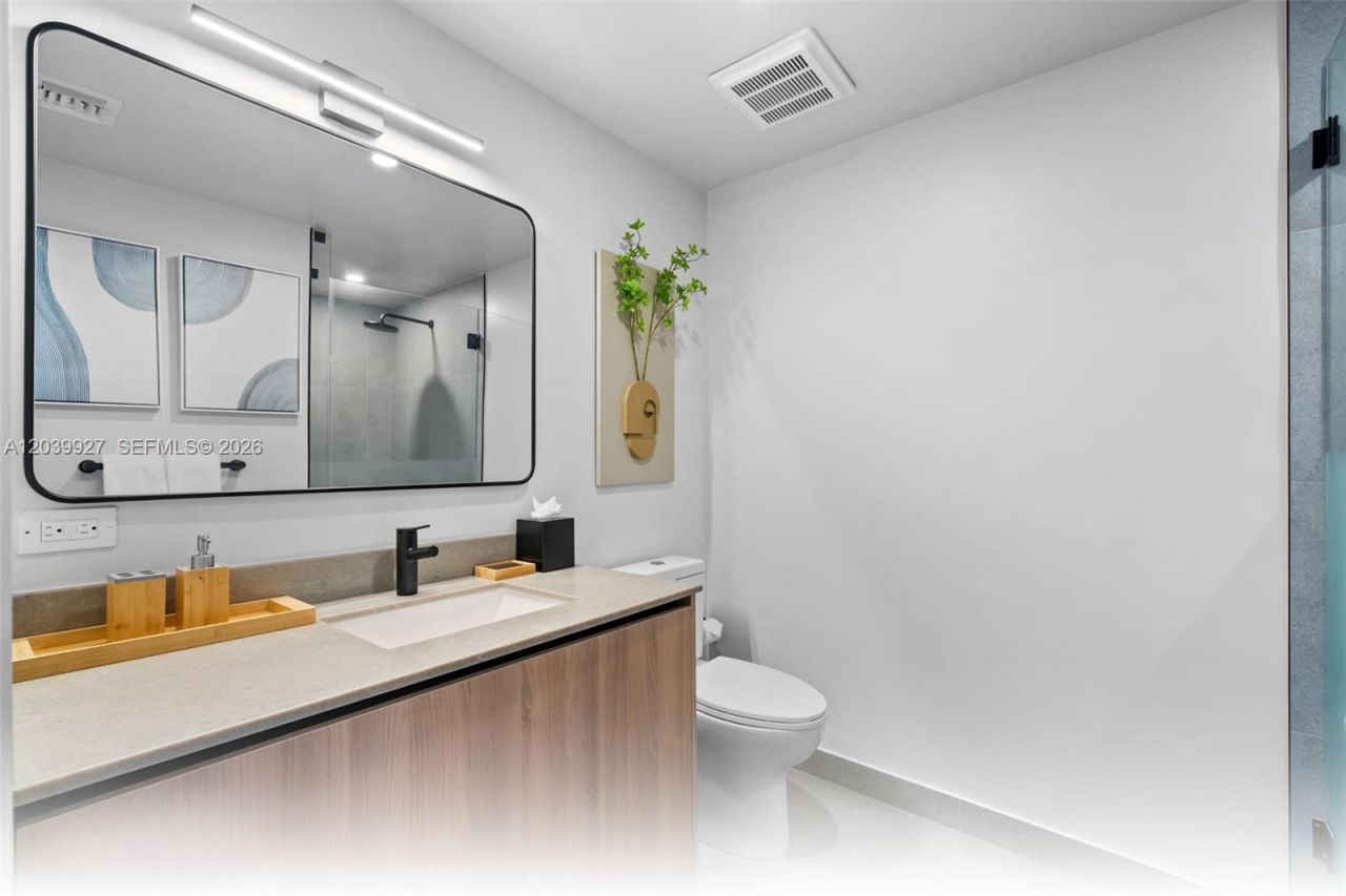 121 NE 5th St , Unit 3200, Miami, FL 33132 Photo