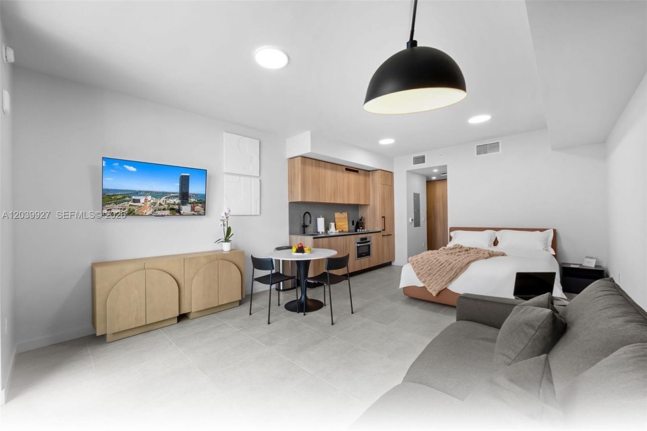 121 NE 5th St , Unit 3200, Miami, FL 33132 Photo